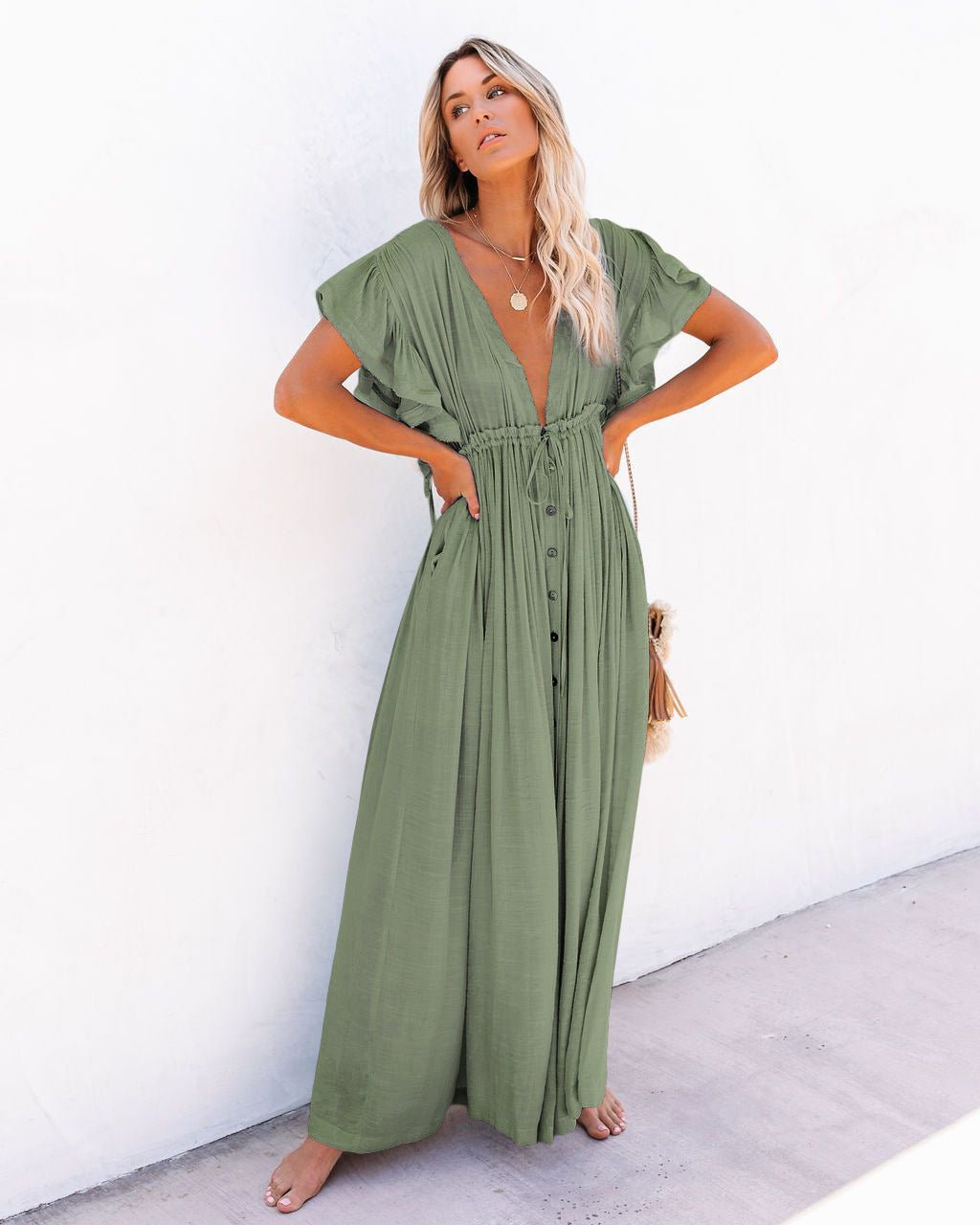 Florence | Sukienka maxi w stylu boho z głębokim dekoltem w serek, guzikami z przodu i bufiastymi rękawami 4