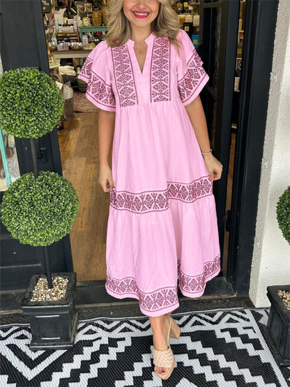 Olivia | Sukienka maxi w stylu boho z dekoltem w serek i haftowanym wycięciem modelującym brzuch 3