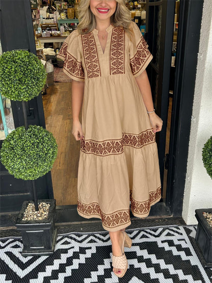 Olivia | Sukienka maxi w stylu boho z dekoltem w serek i haftowanym wycięciem modelującym brzuch 4