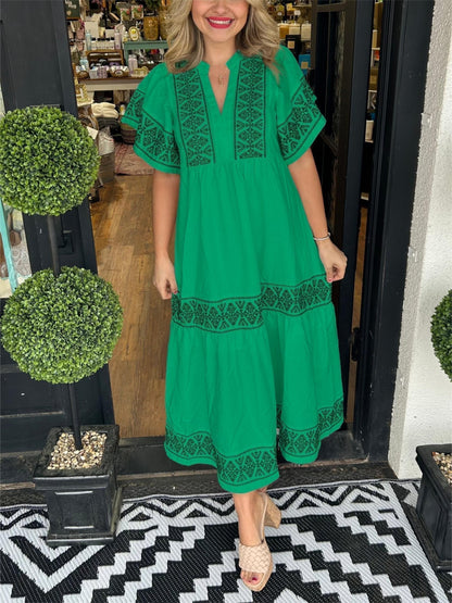 Olivia | Sukienka maxi w stylu boho z dekoltem w serek i haftowanym wycięciem modelującym brzuch 6