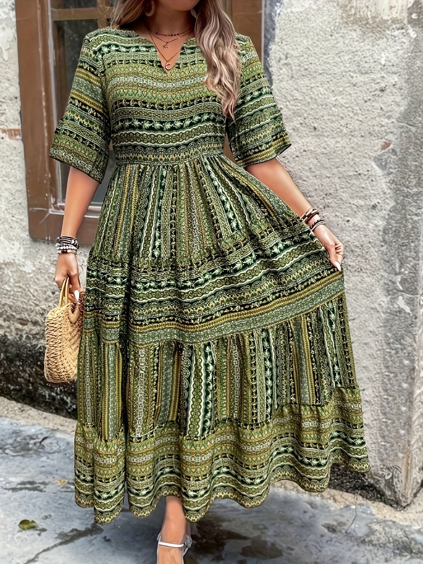 Sophie | Sukienka maxi w stylu boho z nadrukiem, dekoltem w serek, rękawami 3/4 i warstwami 1